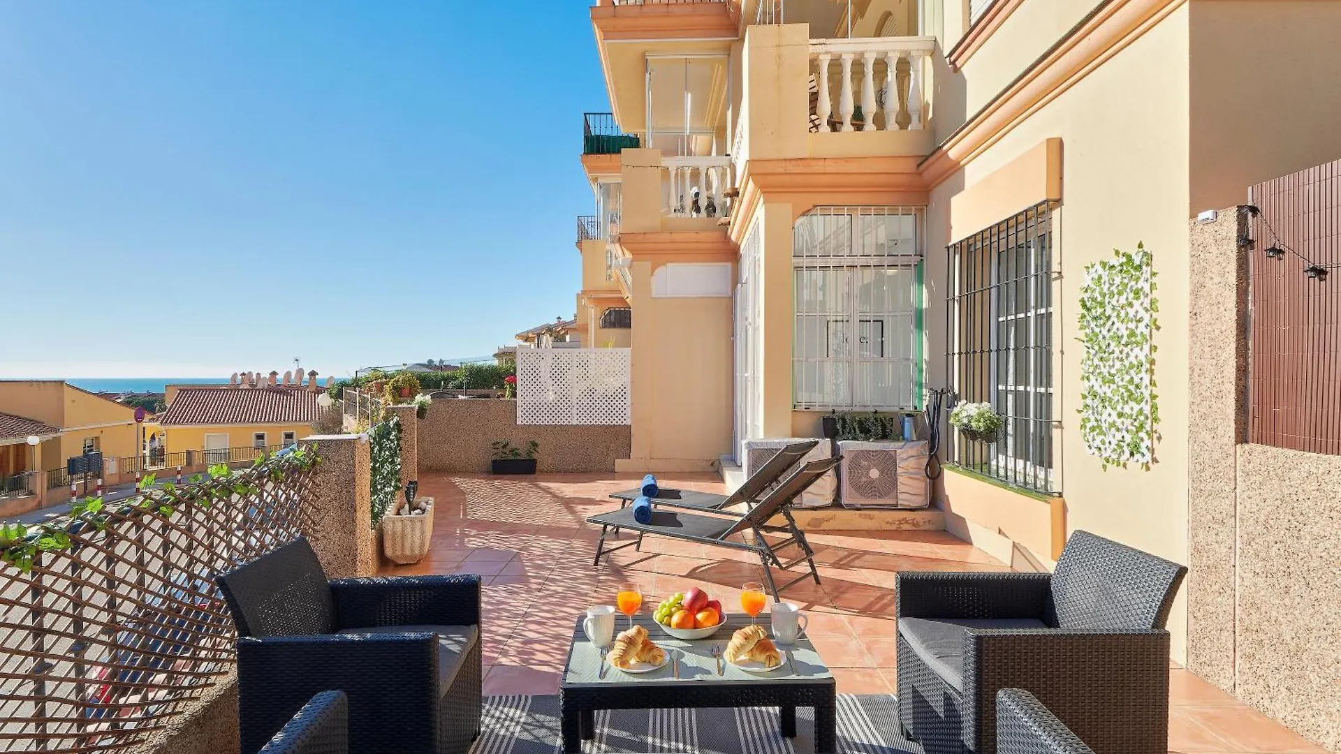 Faro I Lovely Apartment With Sunny Terrace, Barbacoa Pet Friendly In Mijas Costa & Fuengirola El Faro