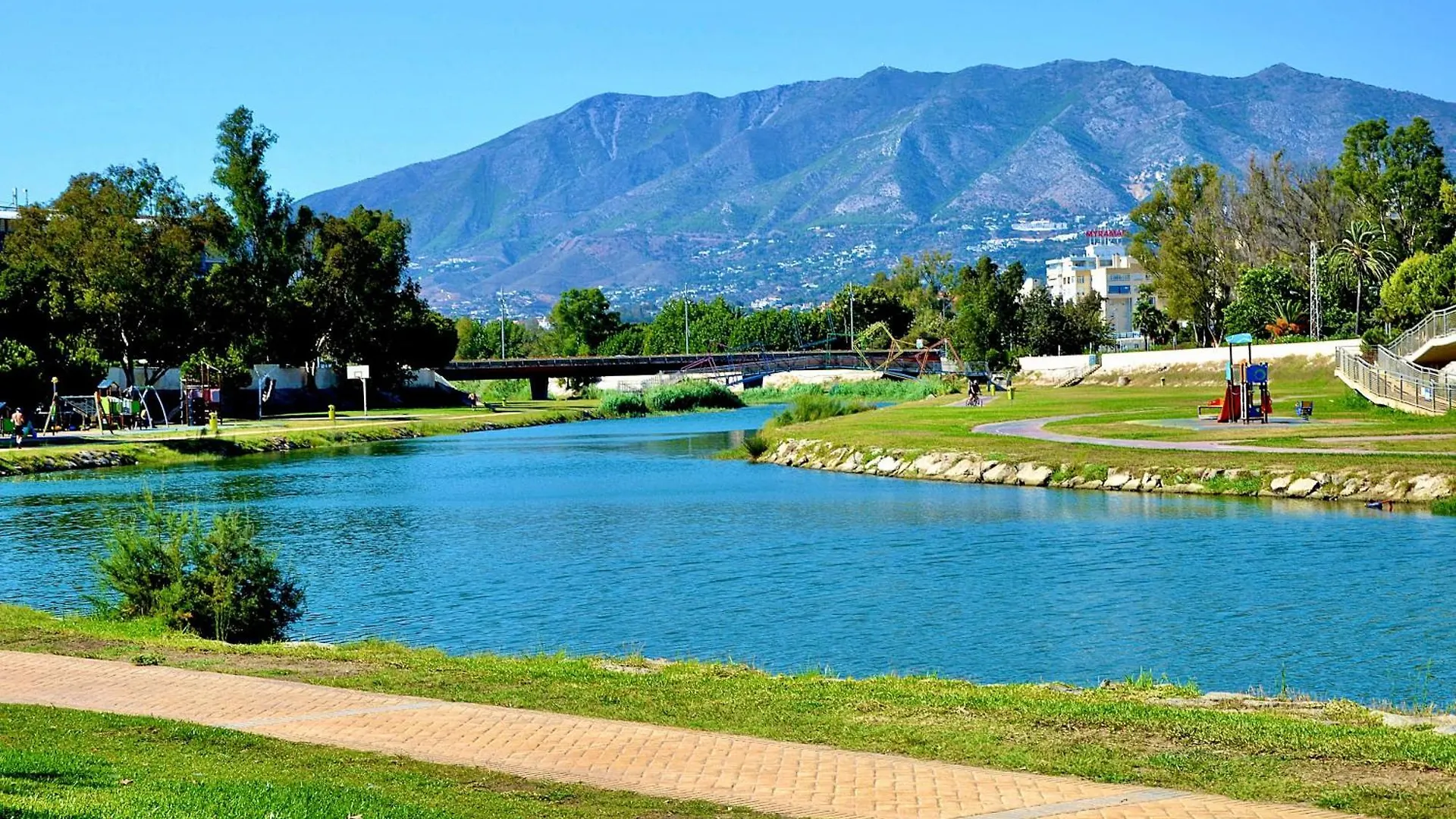 Faro I Lovely Apartment With Sunny Terrace, Barbacoa Pet Friendly In Mijas Costa & Fuengirola El Faro